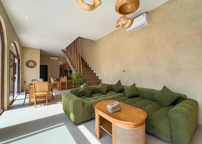 Taman R A J A - P U T R I Stunning 2br North *