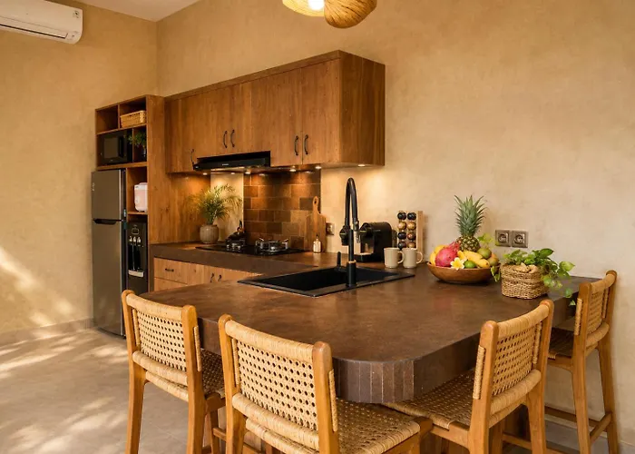Taman R A J A - P U T R I Stunning 2br North فيلة تْشانغو